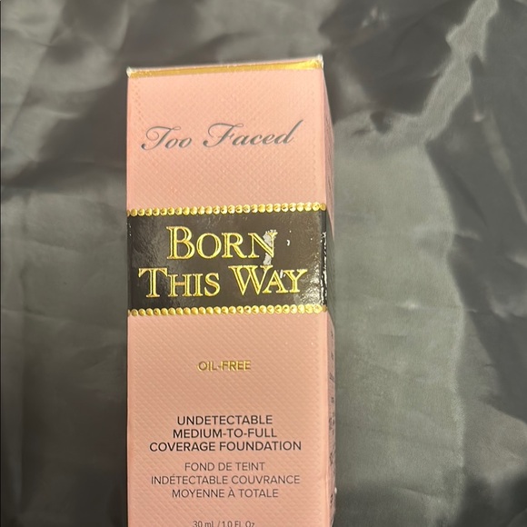 Too Faced Born This Way Foundation- Porcelain - Picture 1 of 2